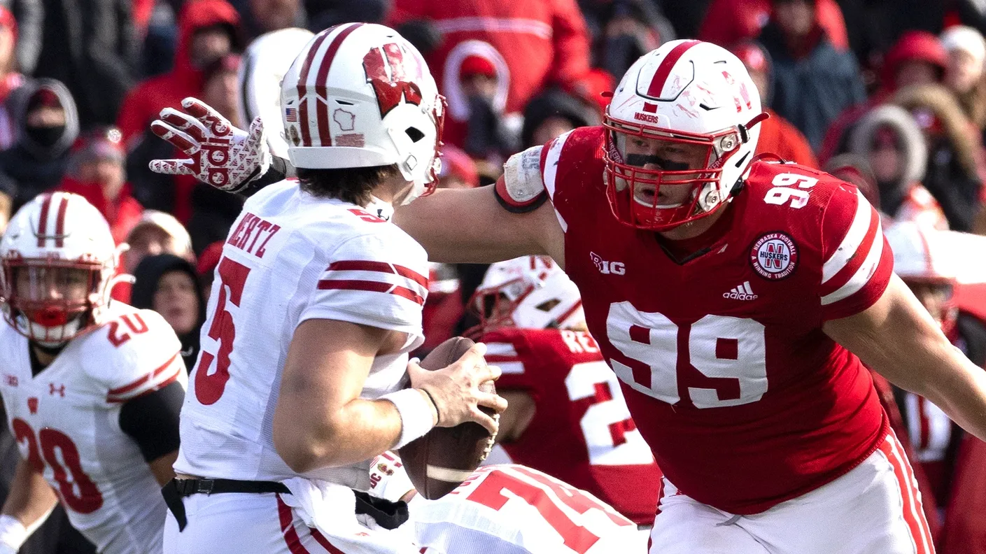 Nebraska Defensive Lineman Ty Robinson Will Return In 2024